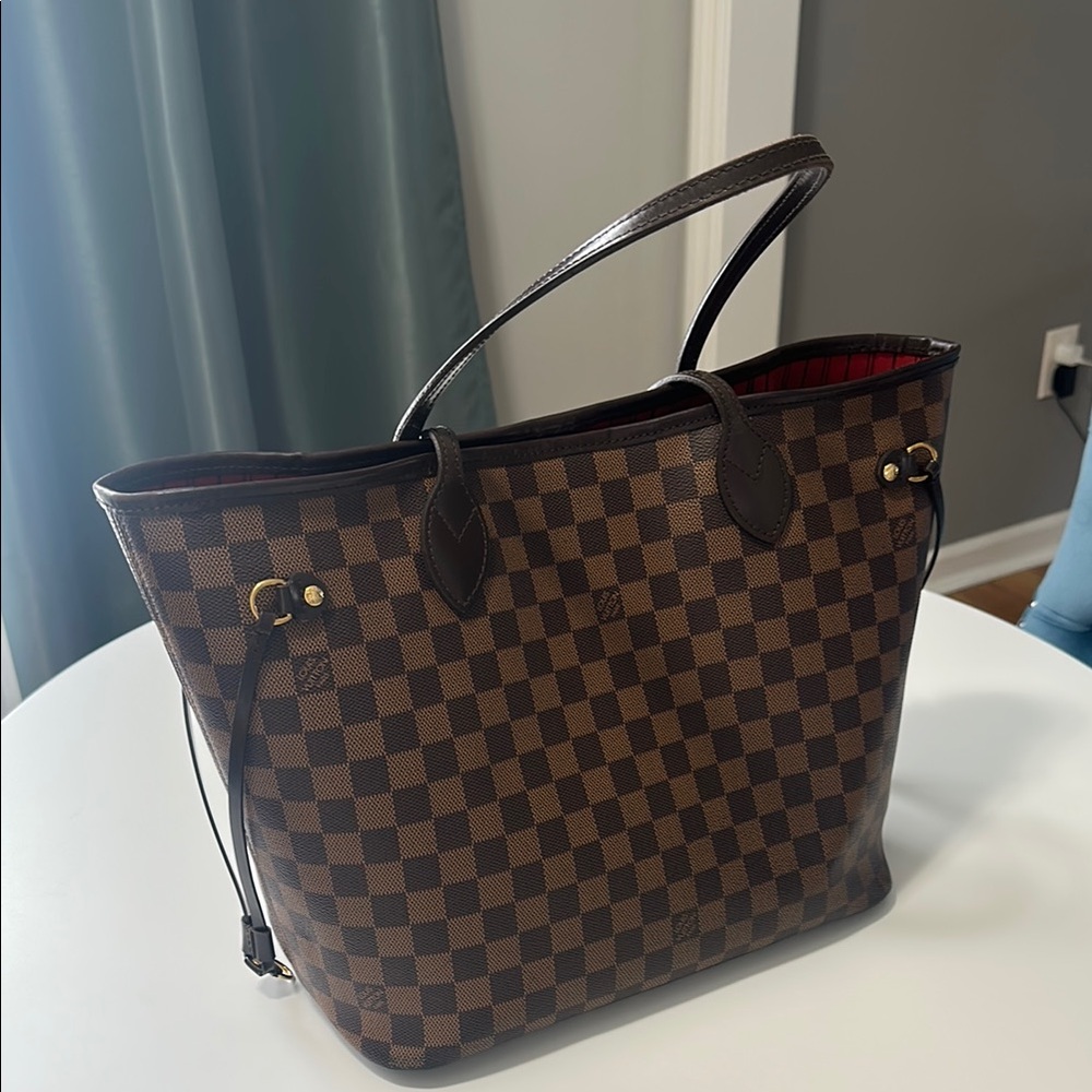Authentic Louis Vuitton Neverfull MM